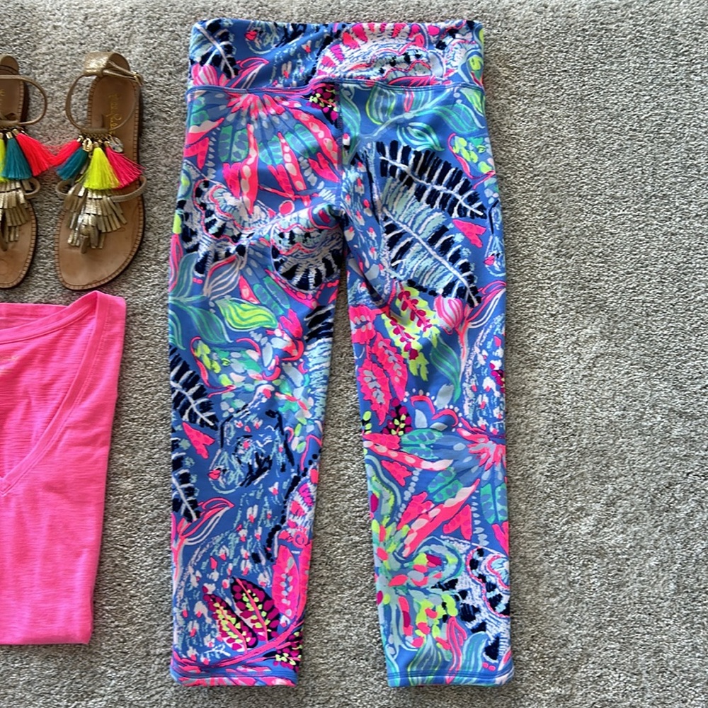 Lilly Pulitzer Luxletic Weekender Cropped Leggings - Picture 5 of 7